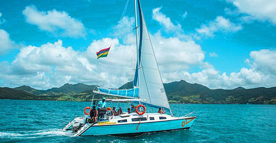 Private Catamaran Cruise to Ile Aux Cerfs (from South East)